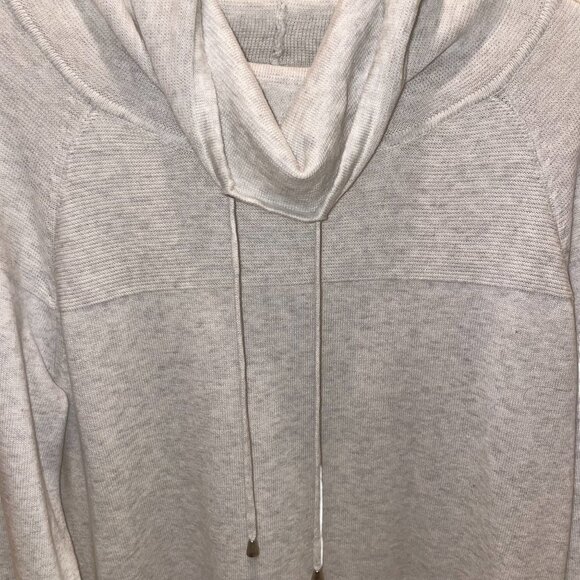 DAKINI Tunic Sweater Heather Oatmeal Size M - Picture 2 of 14